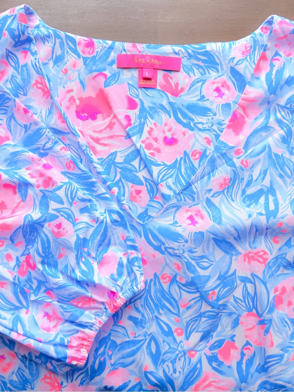 Lilly Pulitzer My Little Peony Bondi Blue Floral Hidden Horse Top Size L - Picture 4 of 10